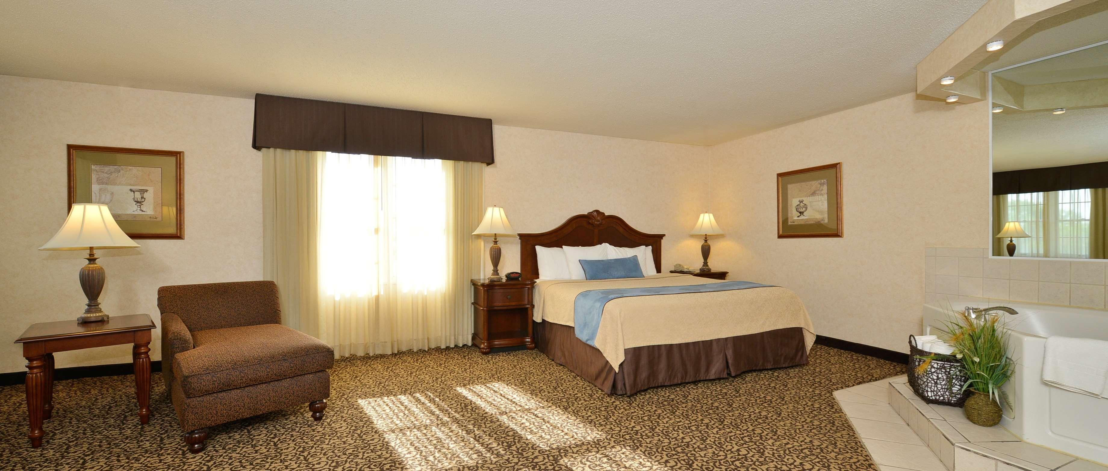 Best Western Plus Steeplegate Inn Davenport Eksteriør billede