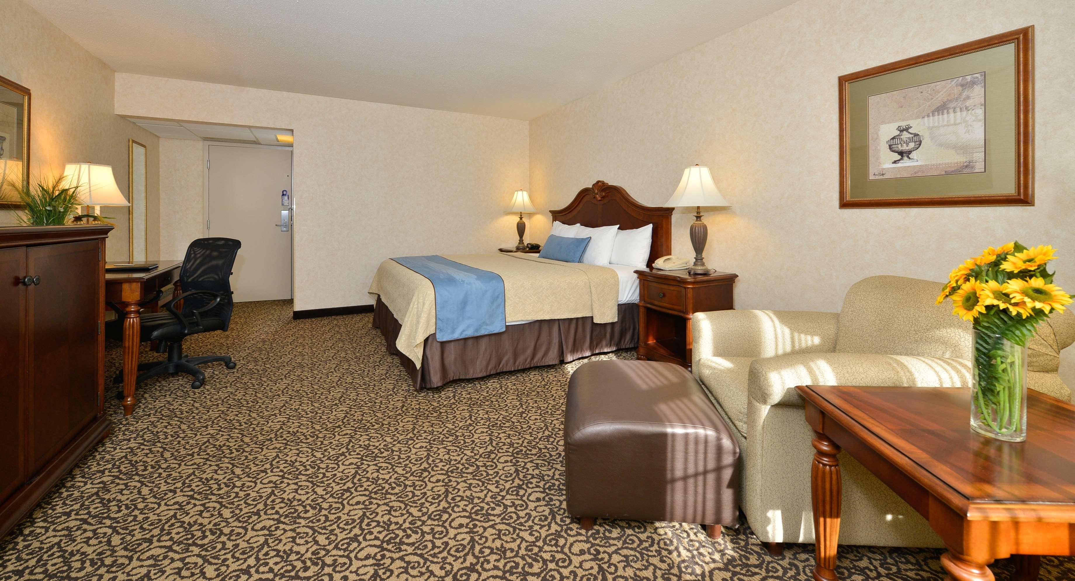 Best Western Plus Steeplegate Inn Davenport Eksteriør billede