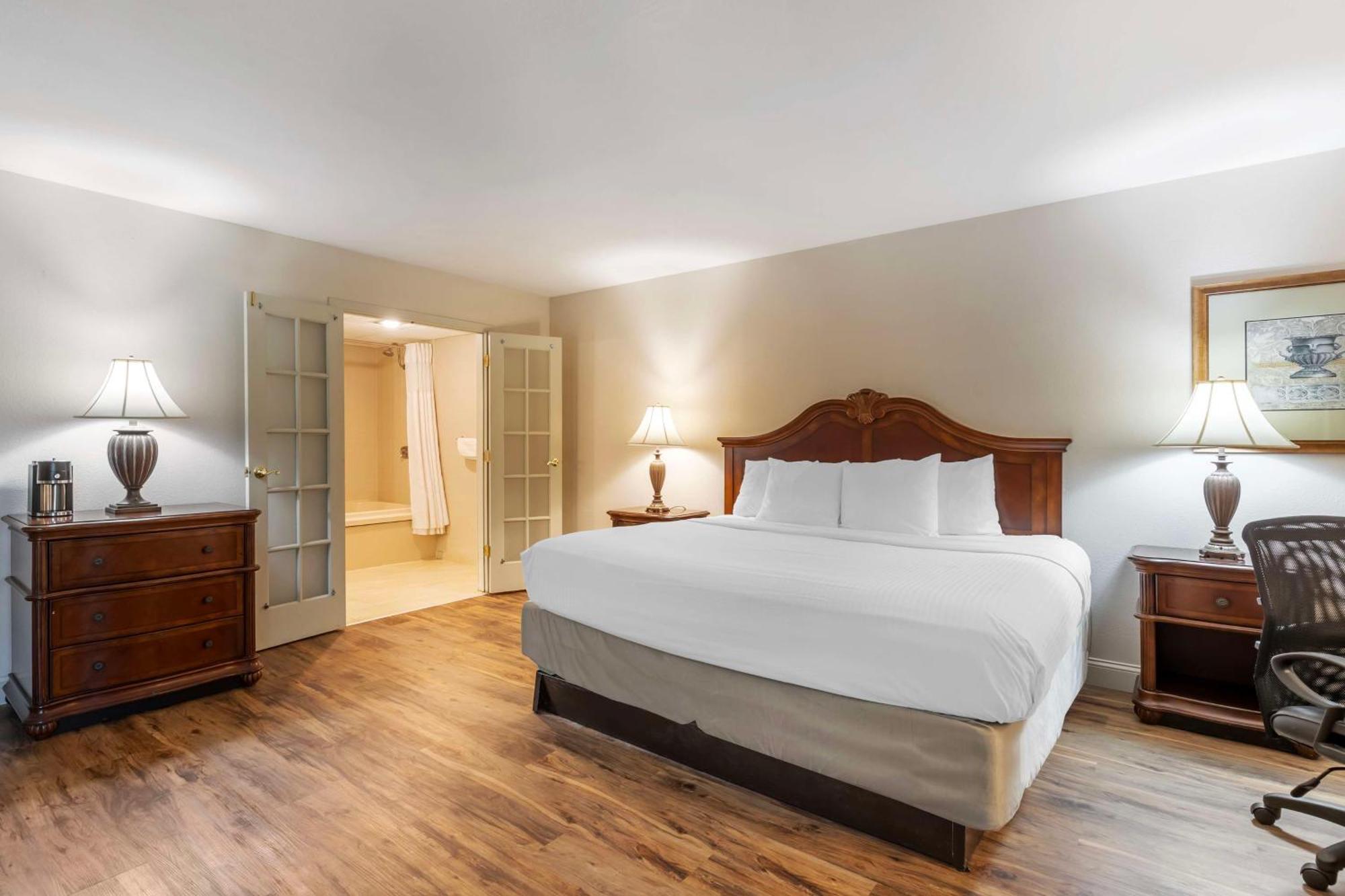 Best Western Plus Steeplegate Inn Davenport Eksteriør billede