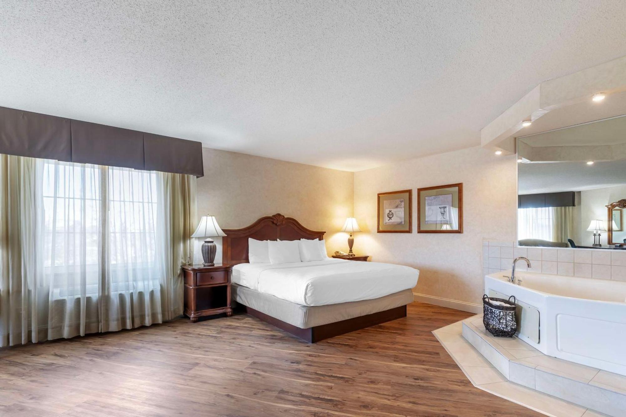 Best Western Plus Steeplegate Inn Davenport Eksteriør billede