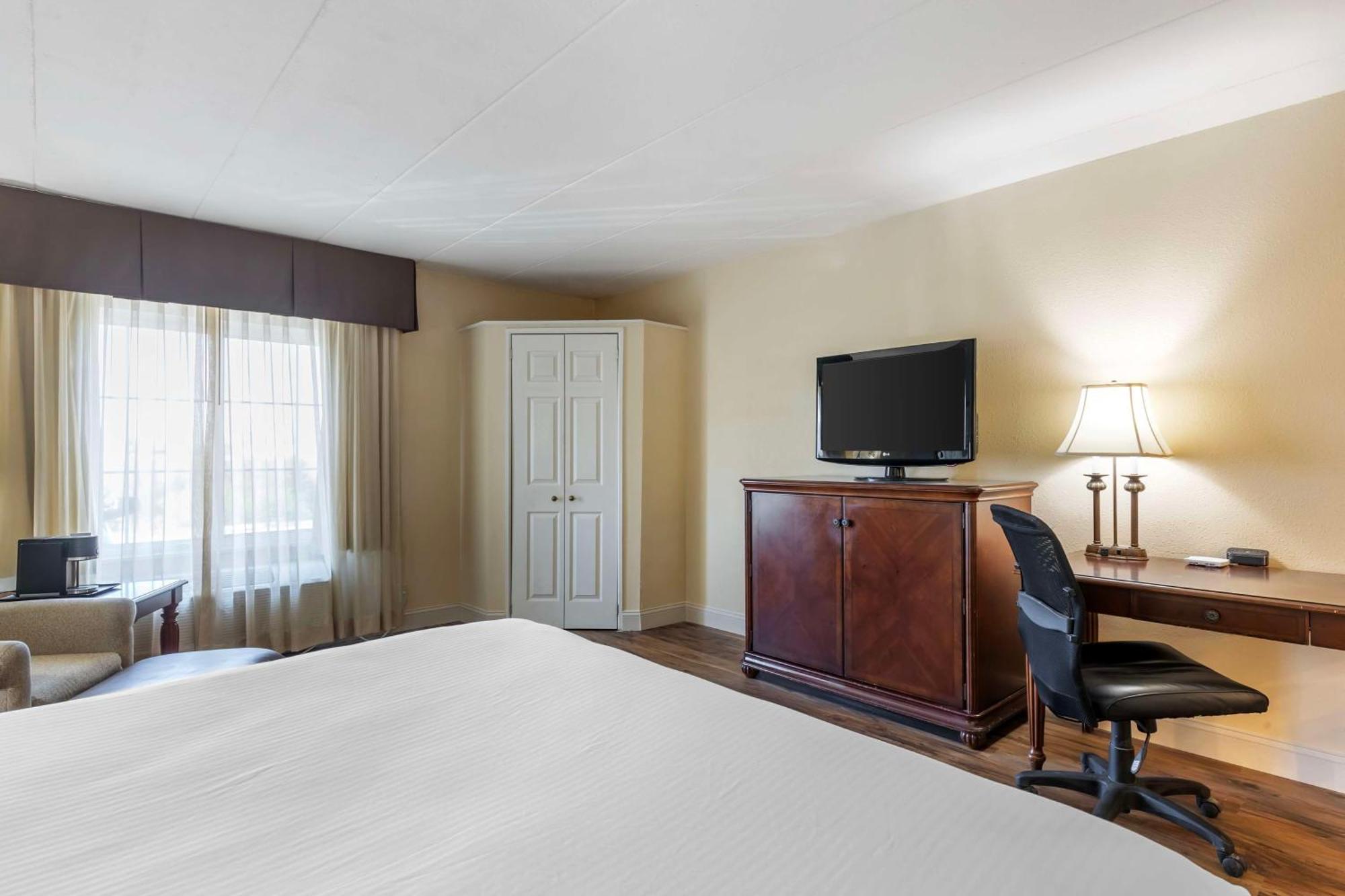 Best Western Plus Steeplegate Inn Davenport Eksteriør billede