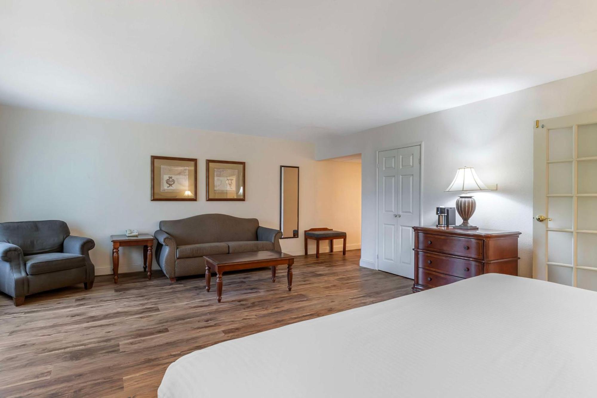 Best Western Plus Steeplegate Inn Davenport Eksteriør billede