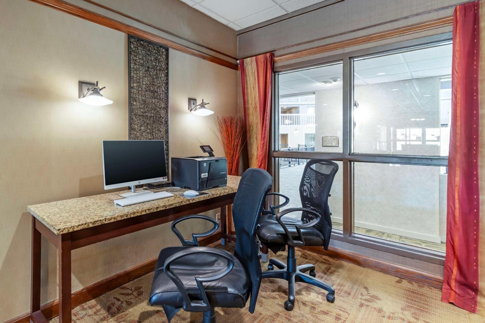 Best Western Plus Steeplegate Inn Davenport Eksteriør billede