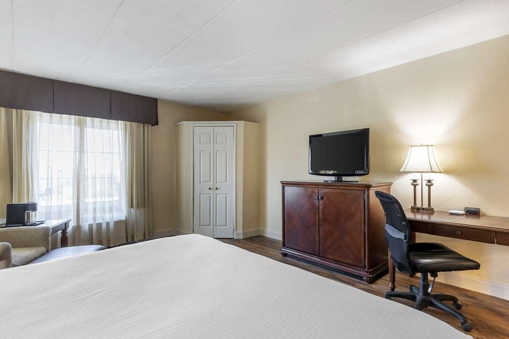 Best Western Plus Steeplegate Inn Davenport Værelse billede